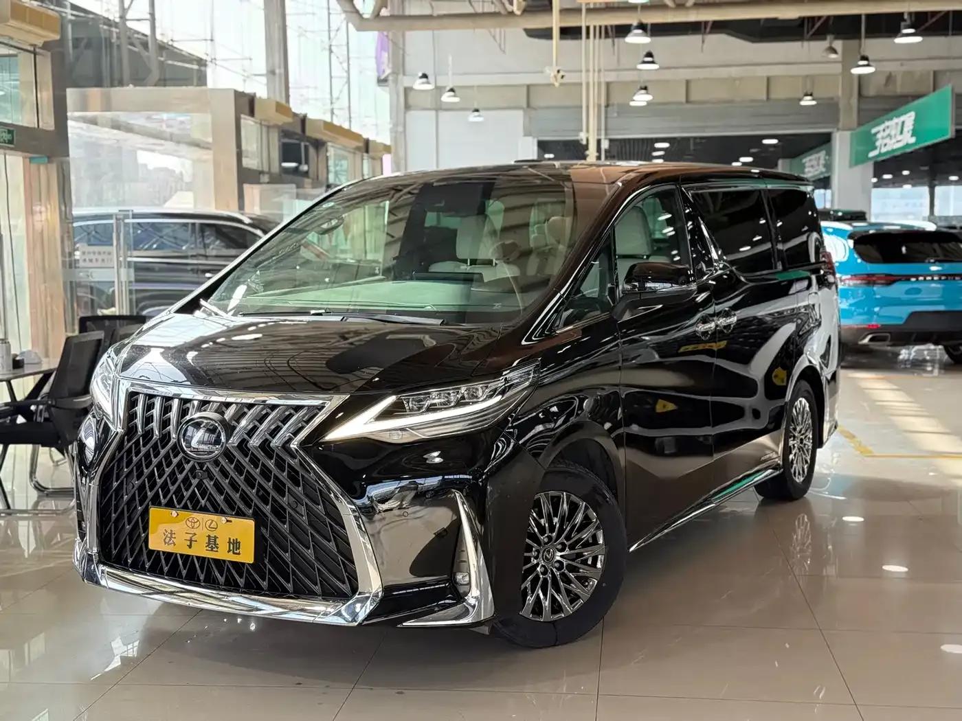 Lexus LM 2020 300h 7-Seat Elegant Edition — миниатюра 1