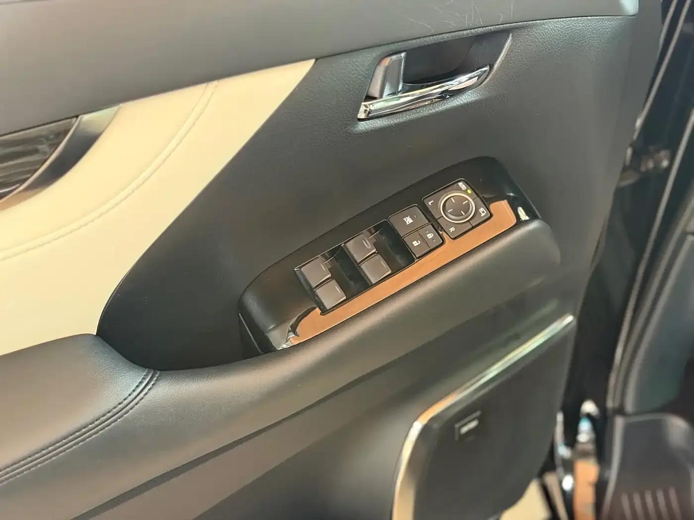 Lexus LM 2020 300h 7-Seat Elegant Edition — миниатюра 11