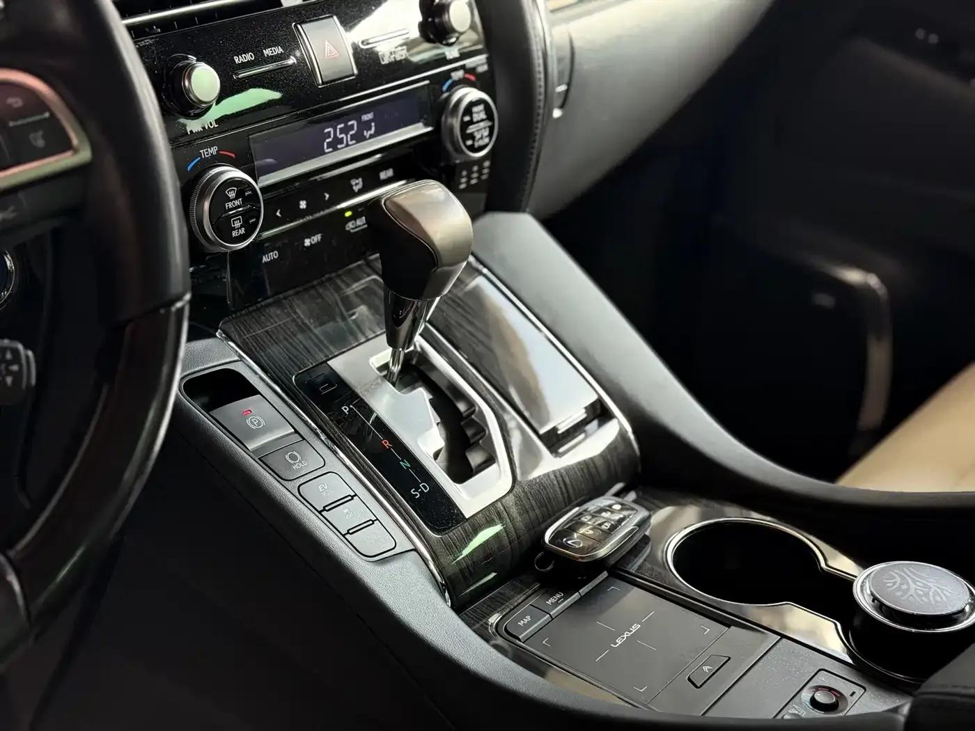 Lexus LM 2020 300h 7-Seat Elegant Edition — миниатюра 9