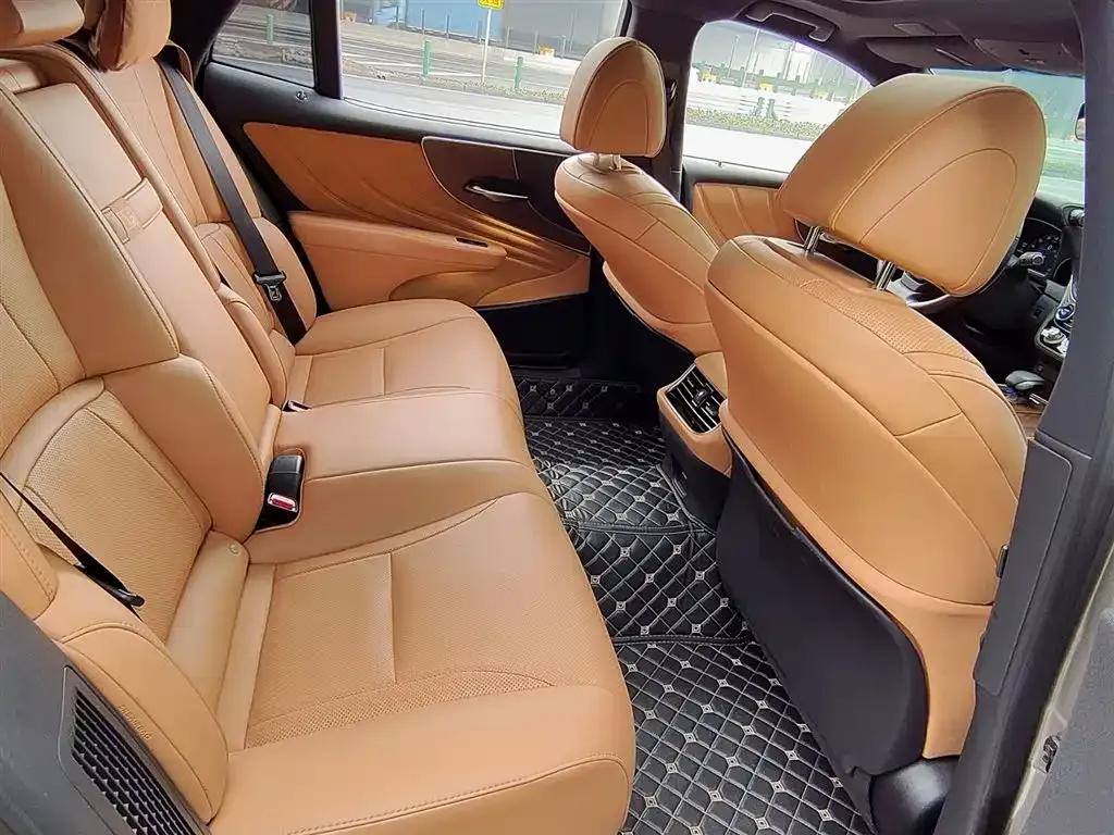 Lexus LS 2021 500h Premium Edition — миниатюра 10