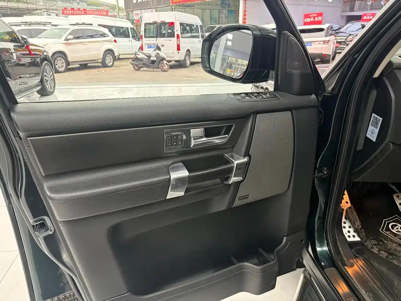 Discovery 2015 3.0 SDV6 HSE Diesel — миниатюра 18