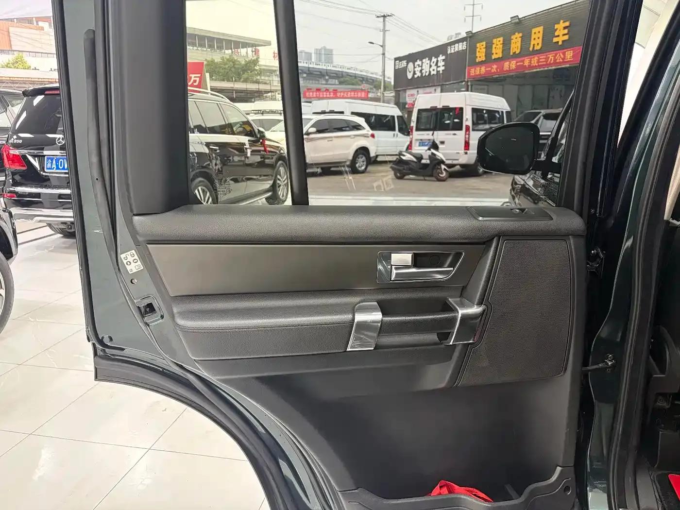Discovery 2015 3.0 SDV6 HSE Diesel — миниатюра 21