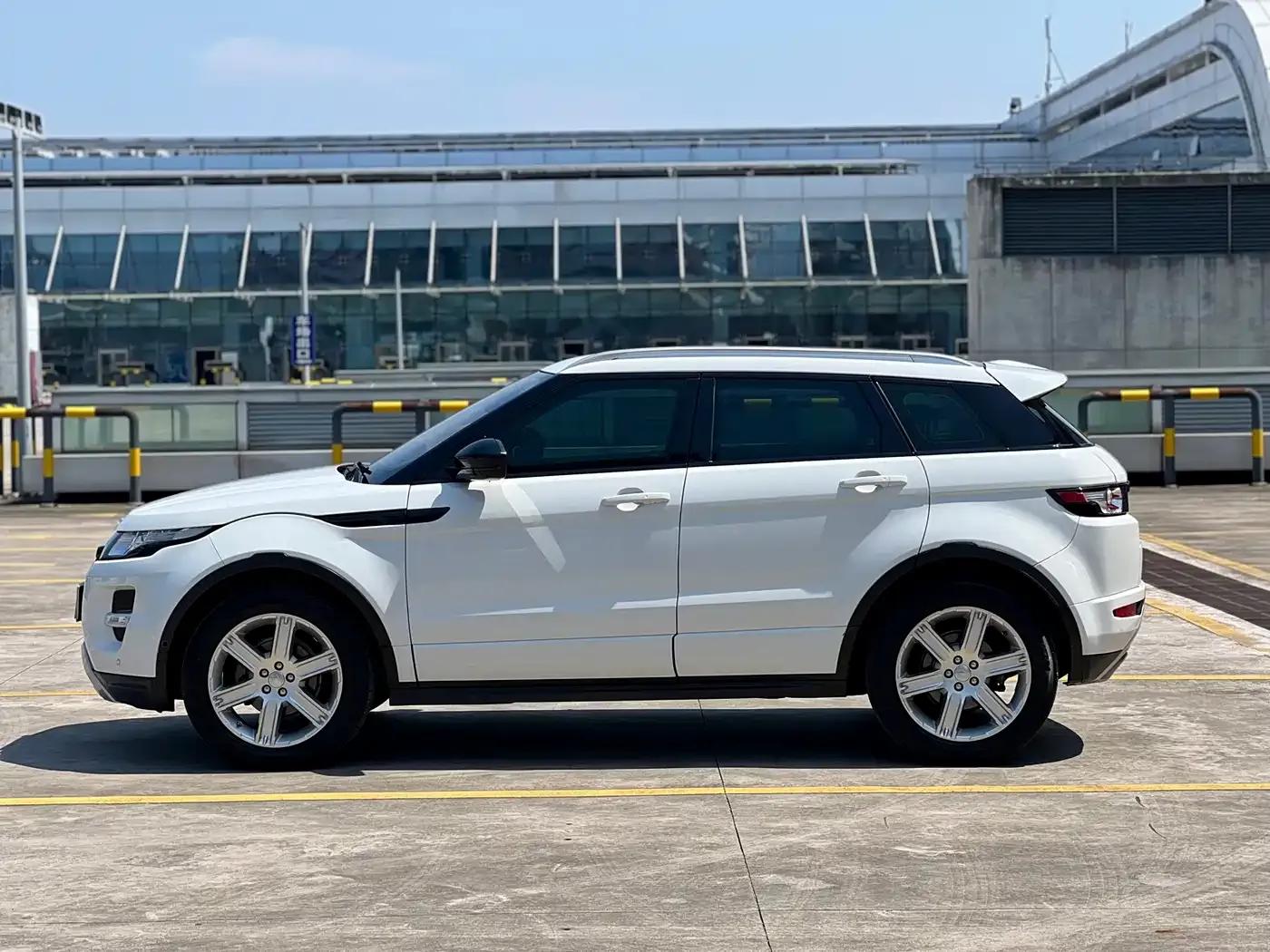 Range Rover Evoque 2015 2.0T 5-Door Dynamic Edition — миниатюра 4