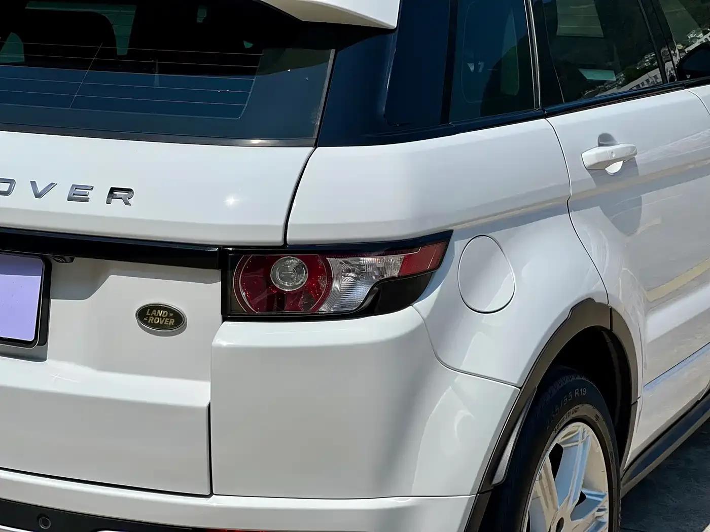 Range Rover Evoque 2015 2.0T 5-Door Dynamic Edition — миниатюра 8