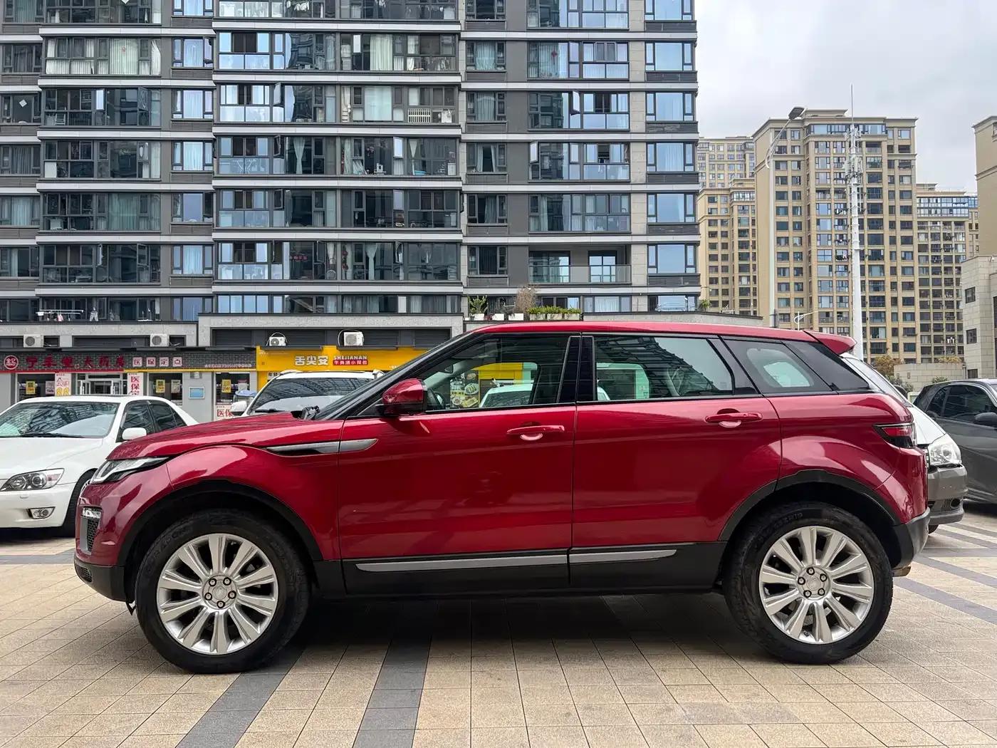 Range Rover Evoque 2017 2.0T SE Smart Edition — миниатюра 4