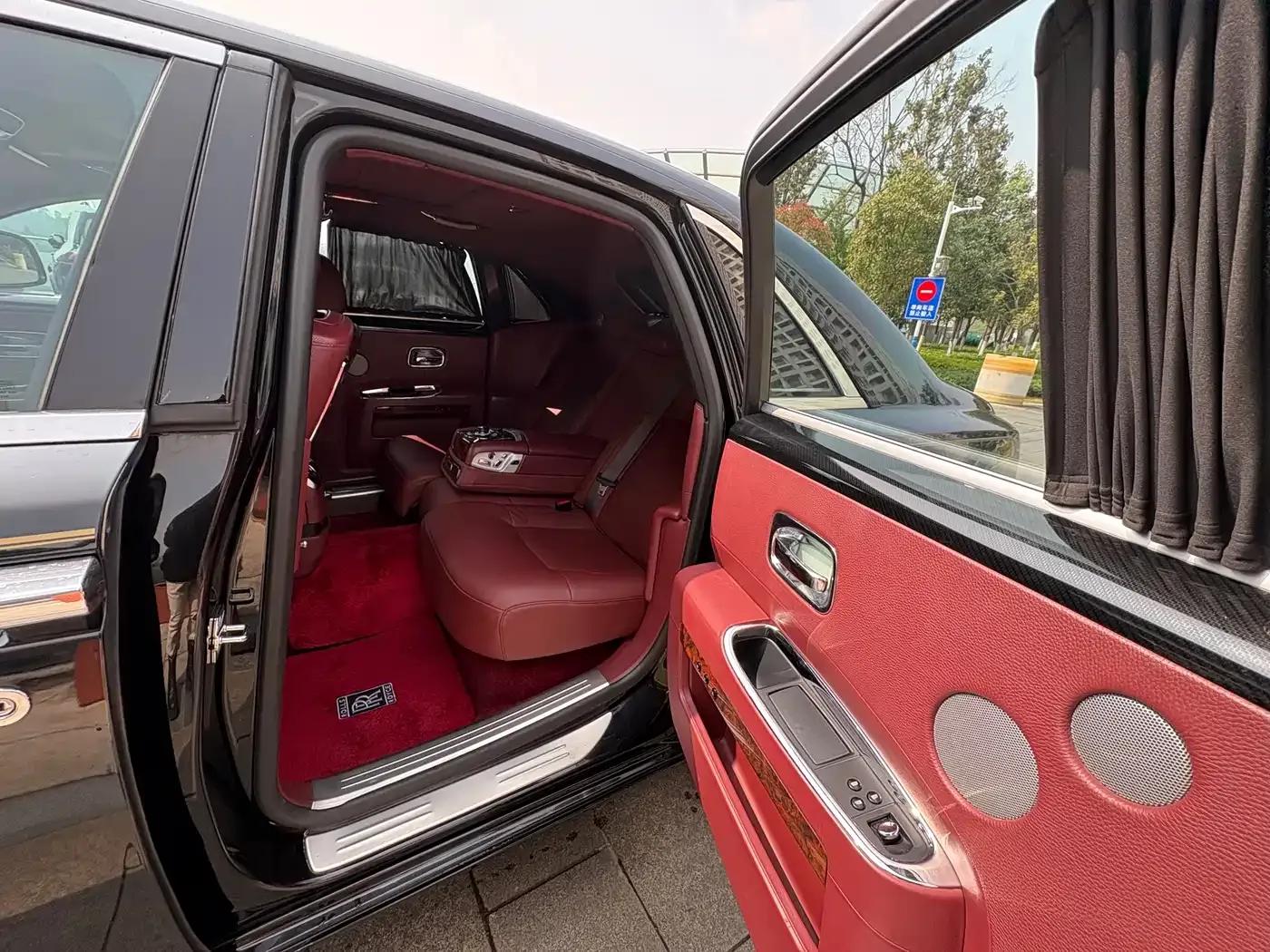 2010 Ghost 6.6T Standard Edition — миниатюра 5