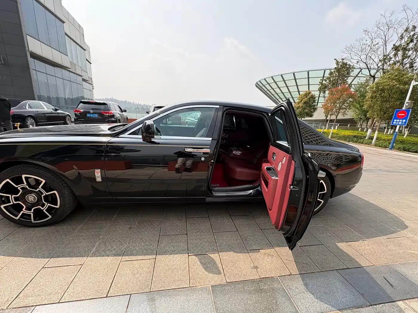 2010 Ghost 6.6T Standard Edition — миниатюра 10