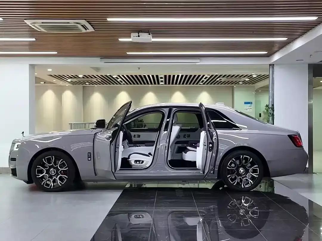 2022 Ghost 6.7T Black Badge — миниатюра 4