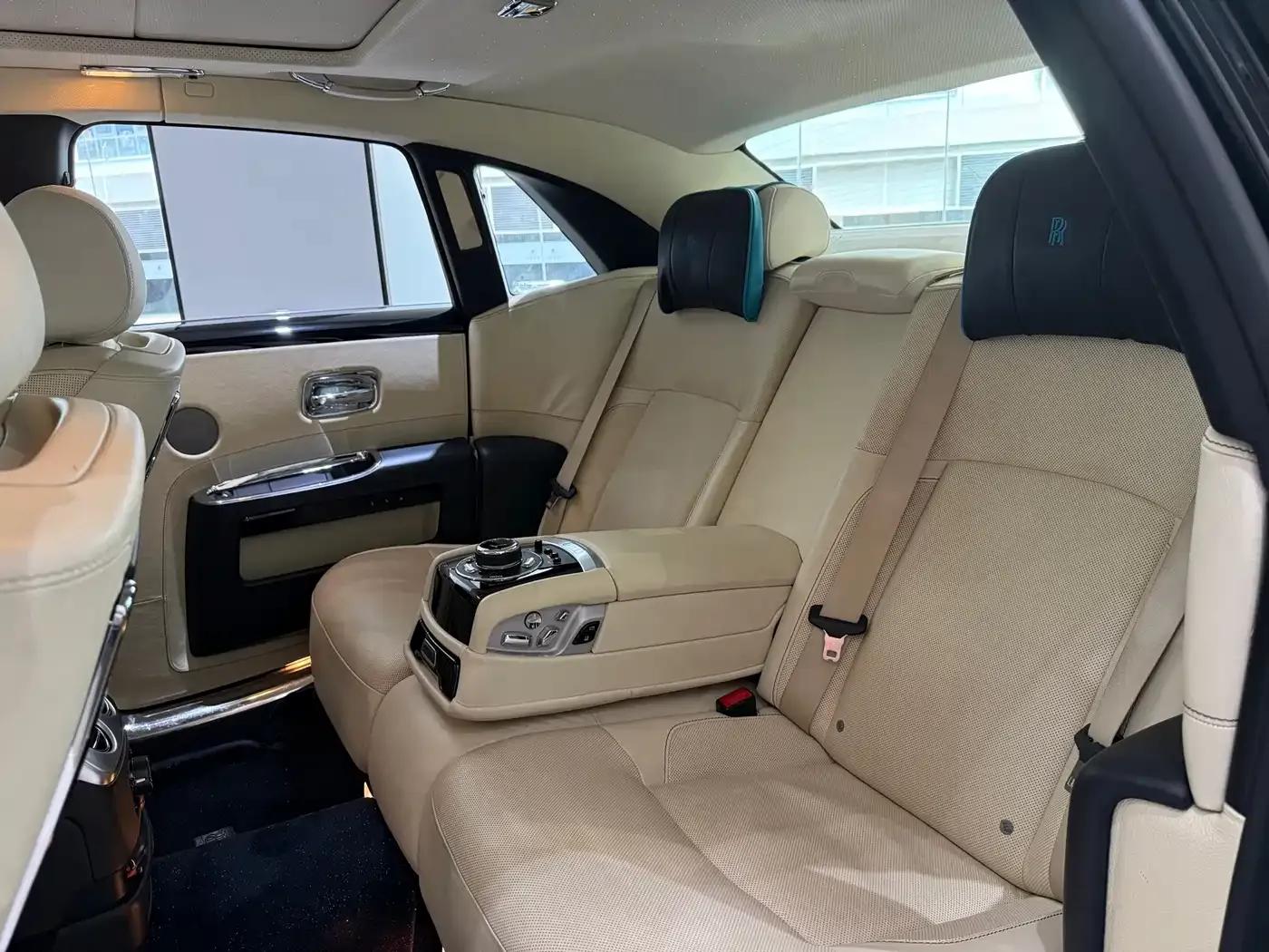 2010 Ghost 6.6T Standard Edition — миниатюра 8