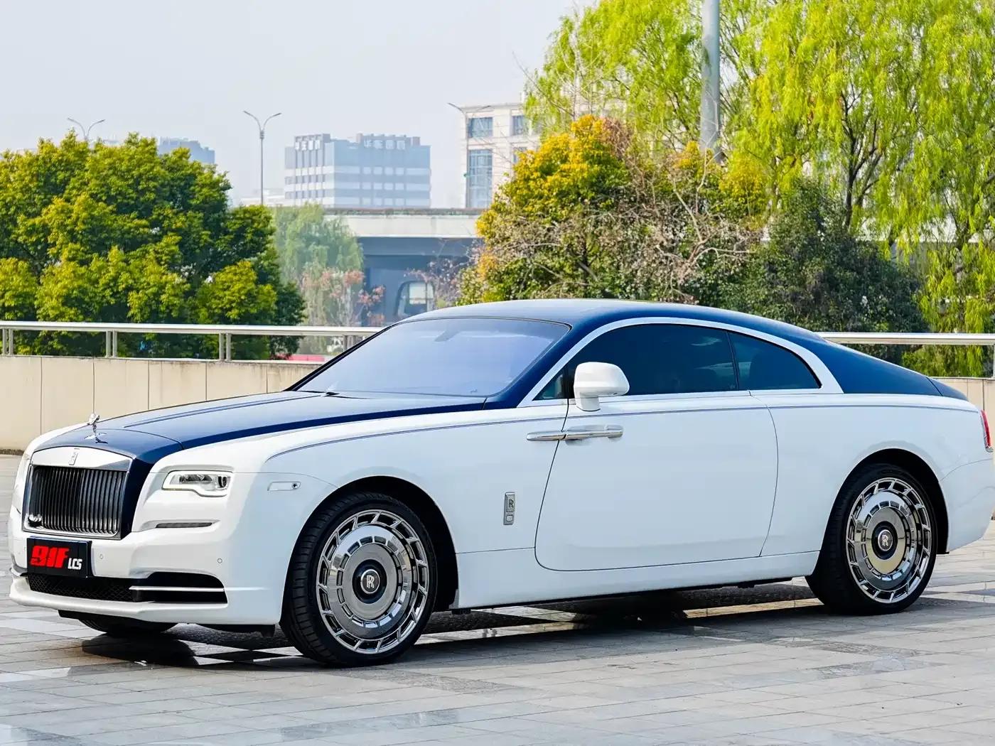 2017 Phantom 6.6T Black Badge Edition — миниатюра 1
