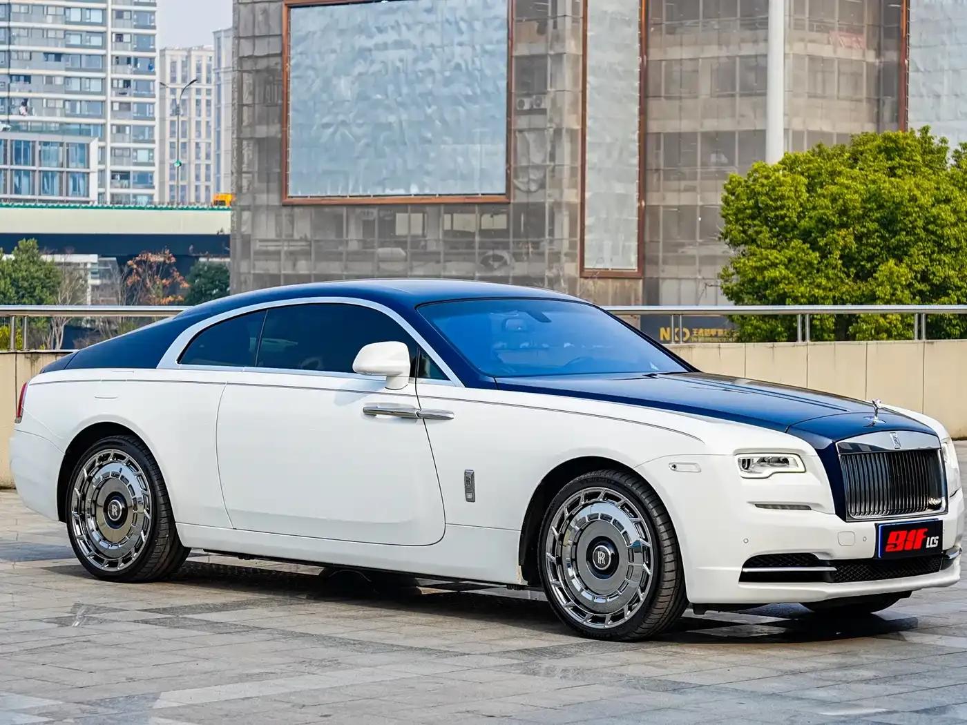 2017 Phantom 6.6T Black Badge Edition — миниатюра 2