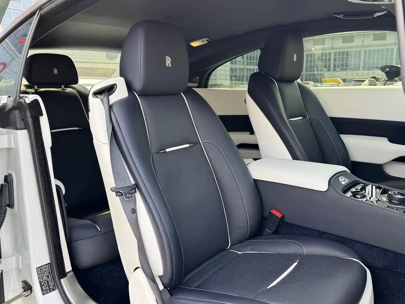 2017 Phantom 6.6T Black Badge Edition — миниатюра 15