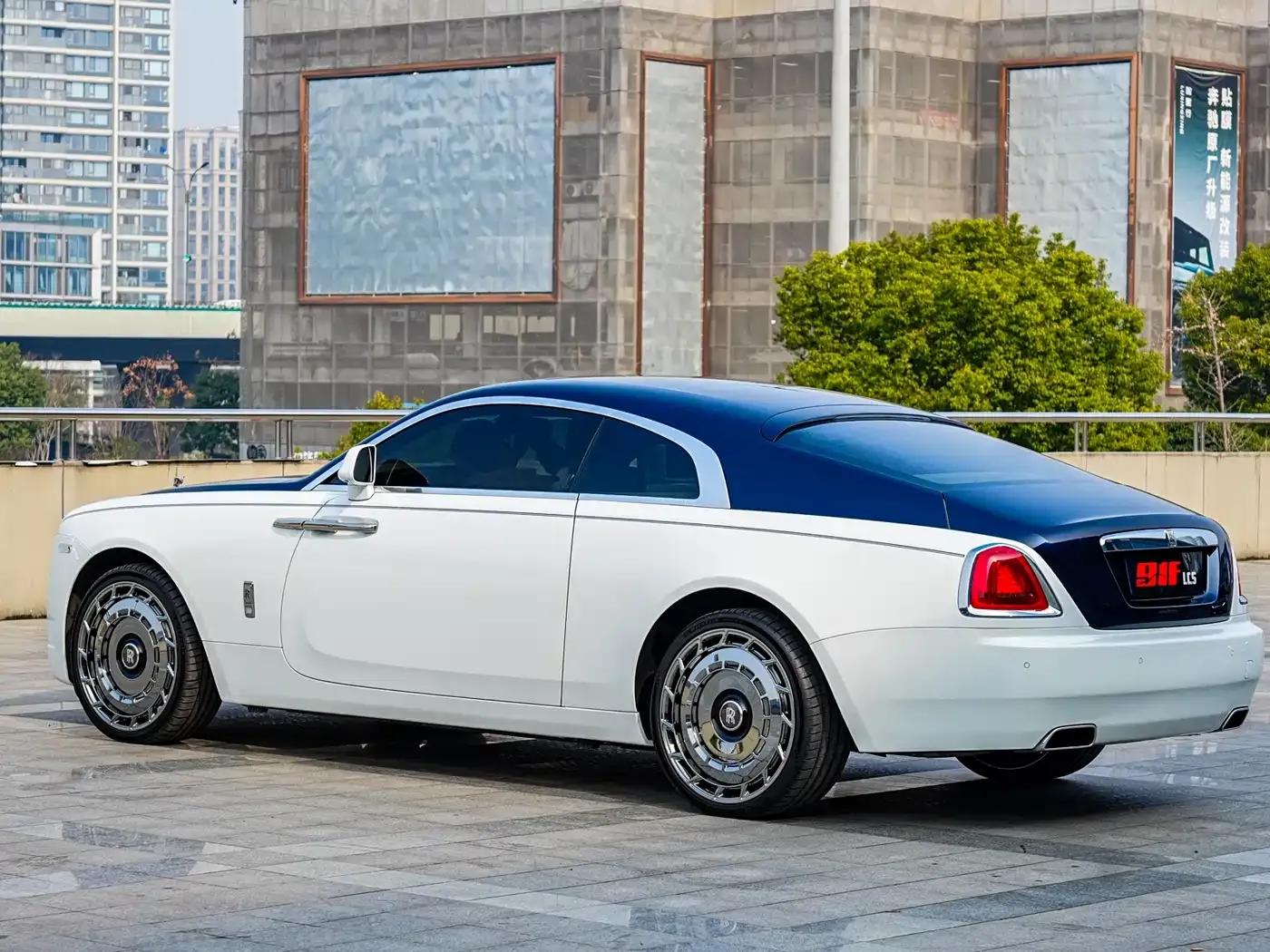 2017 Phantom 6.6T Black Badge Edition — миниатюра 4