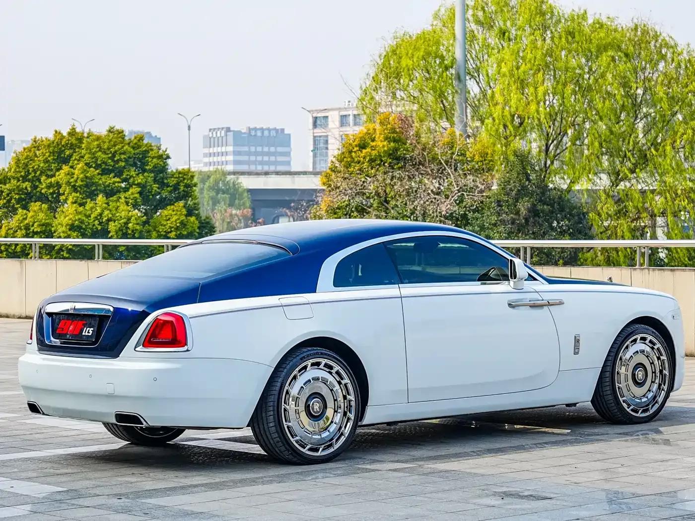 2017 Phantom 6.6T Black Badge Edition — миниатюра 5