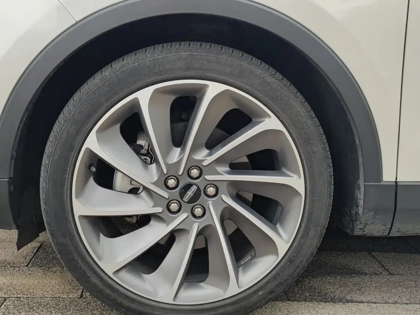 Navigator 2021 Facelift 2.7T AWD Premium Edition — миниатюра 6