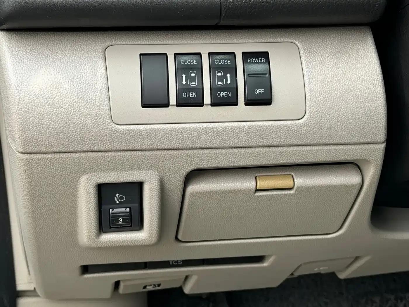 Mazda 8 2011 2.3L Supreme Edition — миниатюра 16