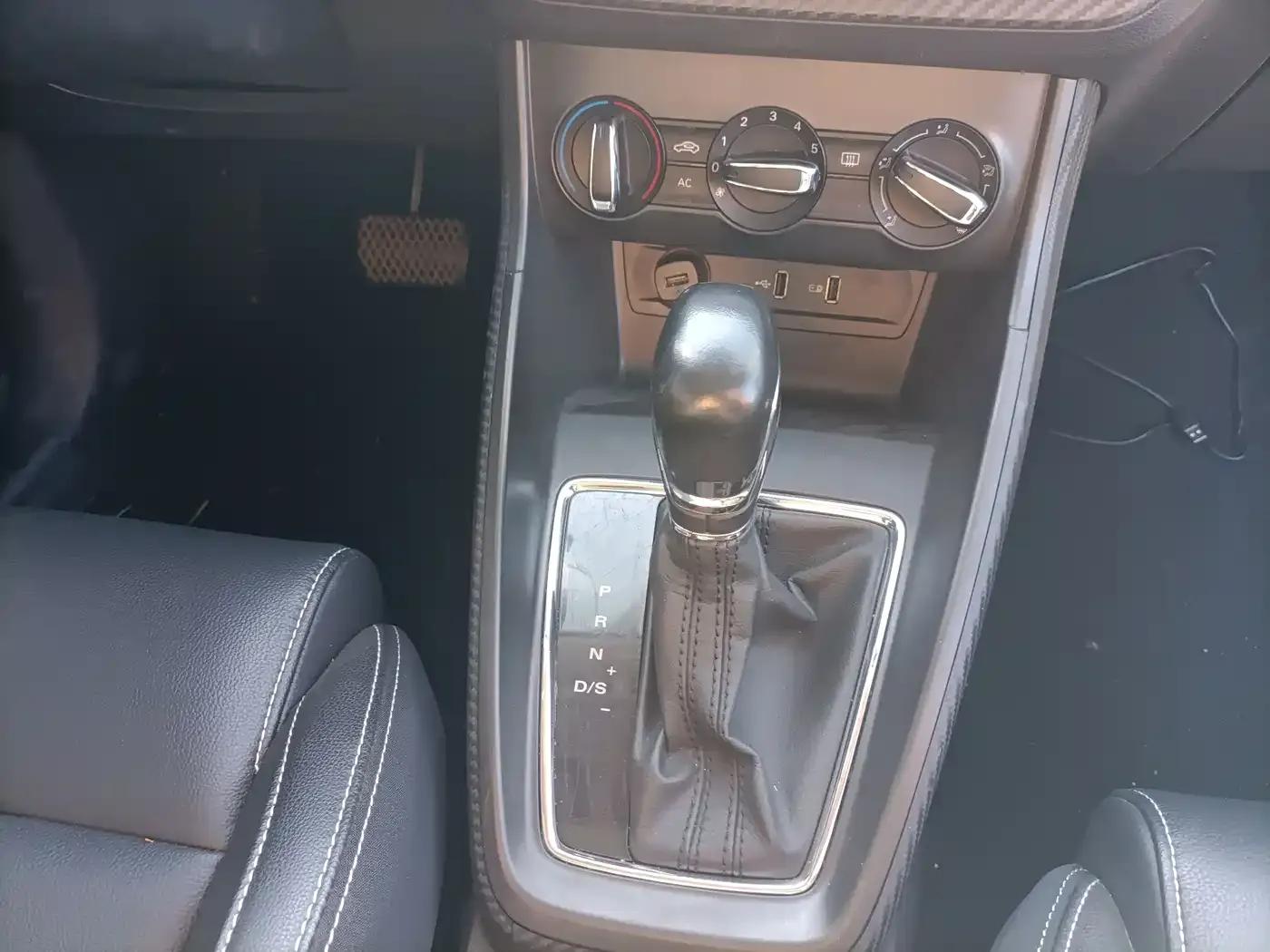 MG ZS 2018 1.5L Automatic Luxury Edition (National V Emission Standard) — миниатюра 8
