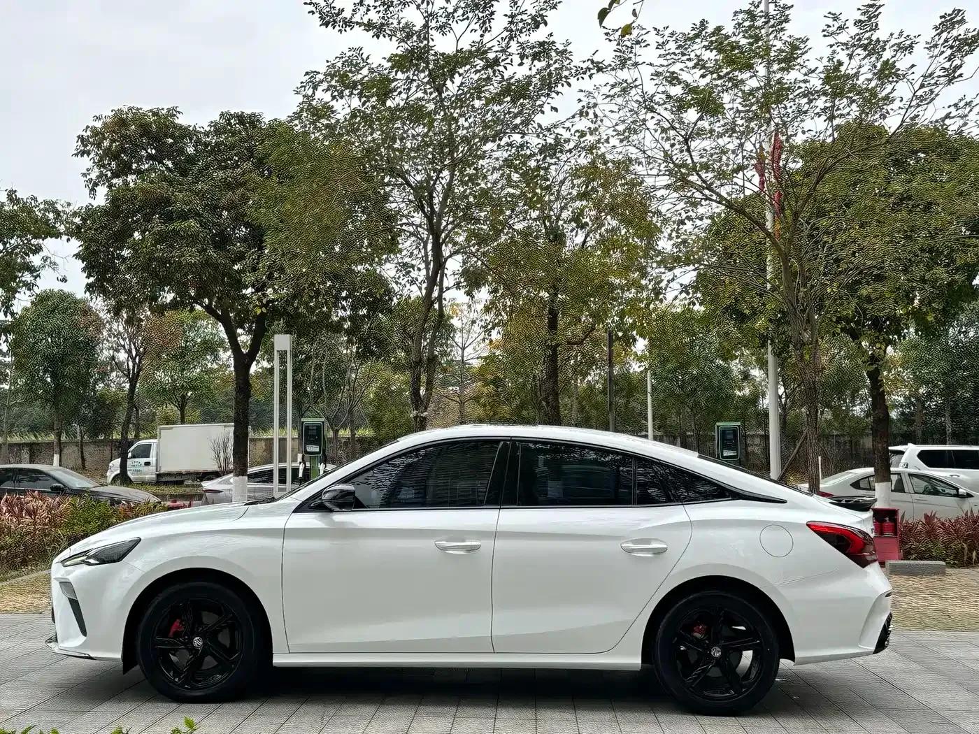 MG5 Scorpio 2022 1.5T Trophy Sport Luxury Edition — миниатюра 14