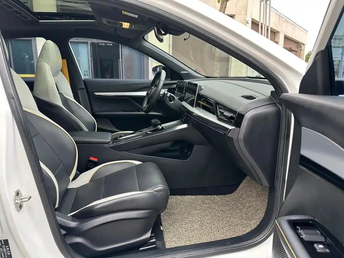 MG5 Scorpio 2022 1.5T Trophy Sport Luxury Edition — миниатюра 6