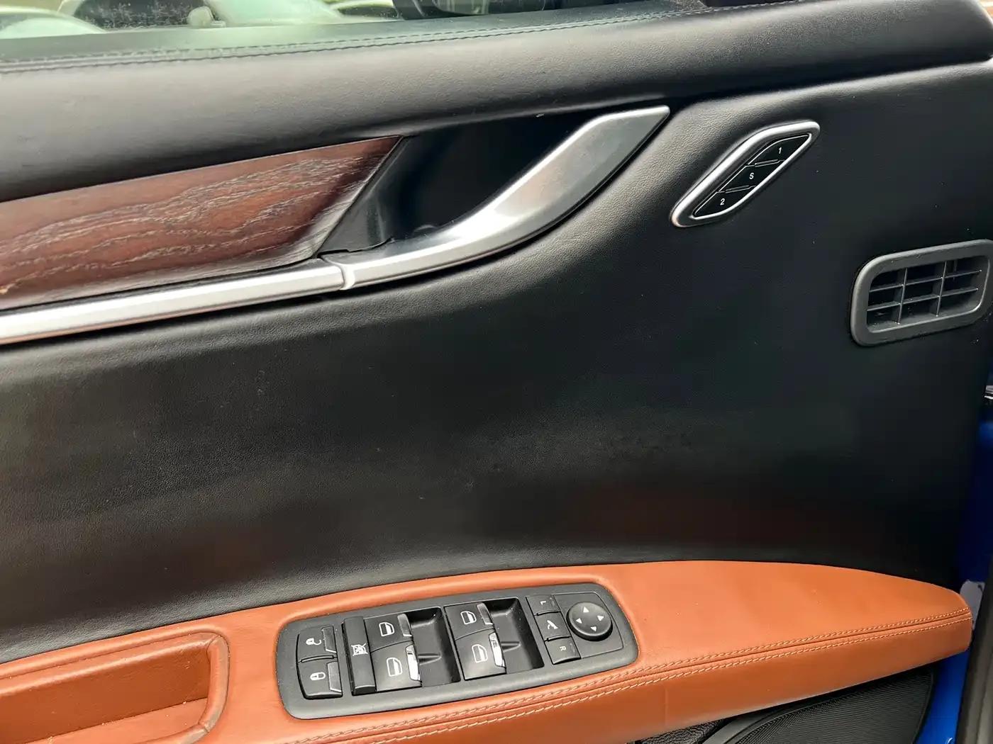 2014 Ghibli 3.0T Standard Edition — миниатюра 15