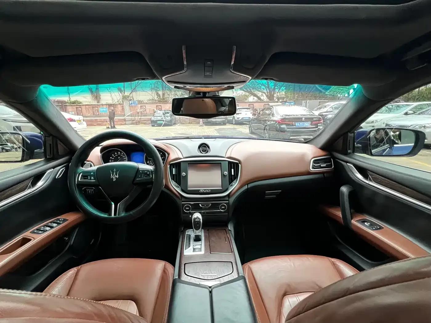 2014 Ghibli 3.0T Standard Edition — миниатюра 5