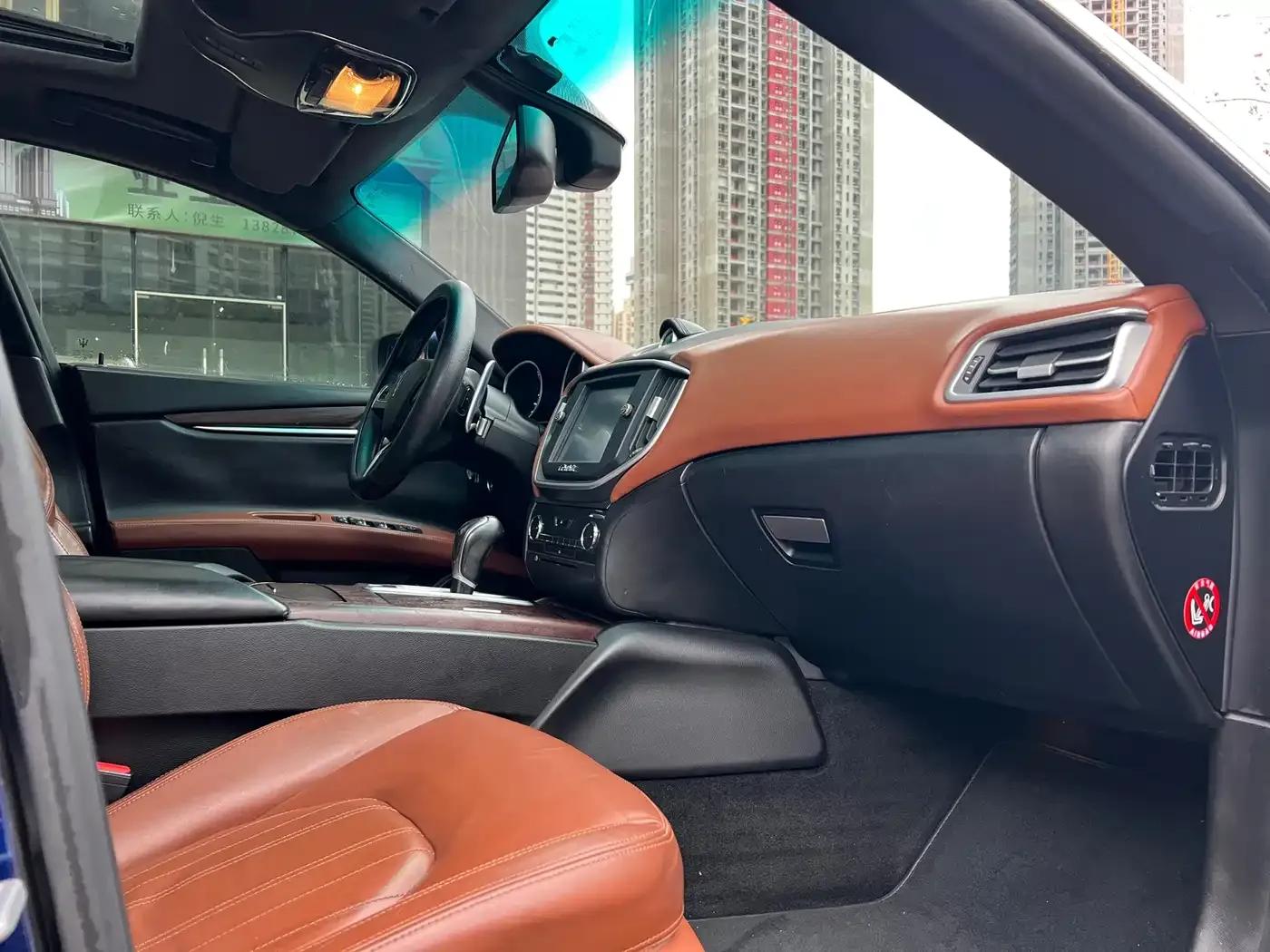 2014 Ghibli 3.0T Standard Edition — миниатюра 6