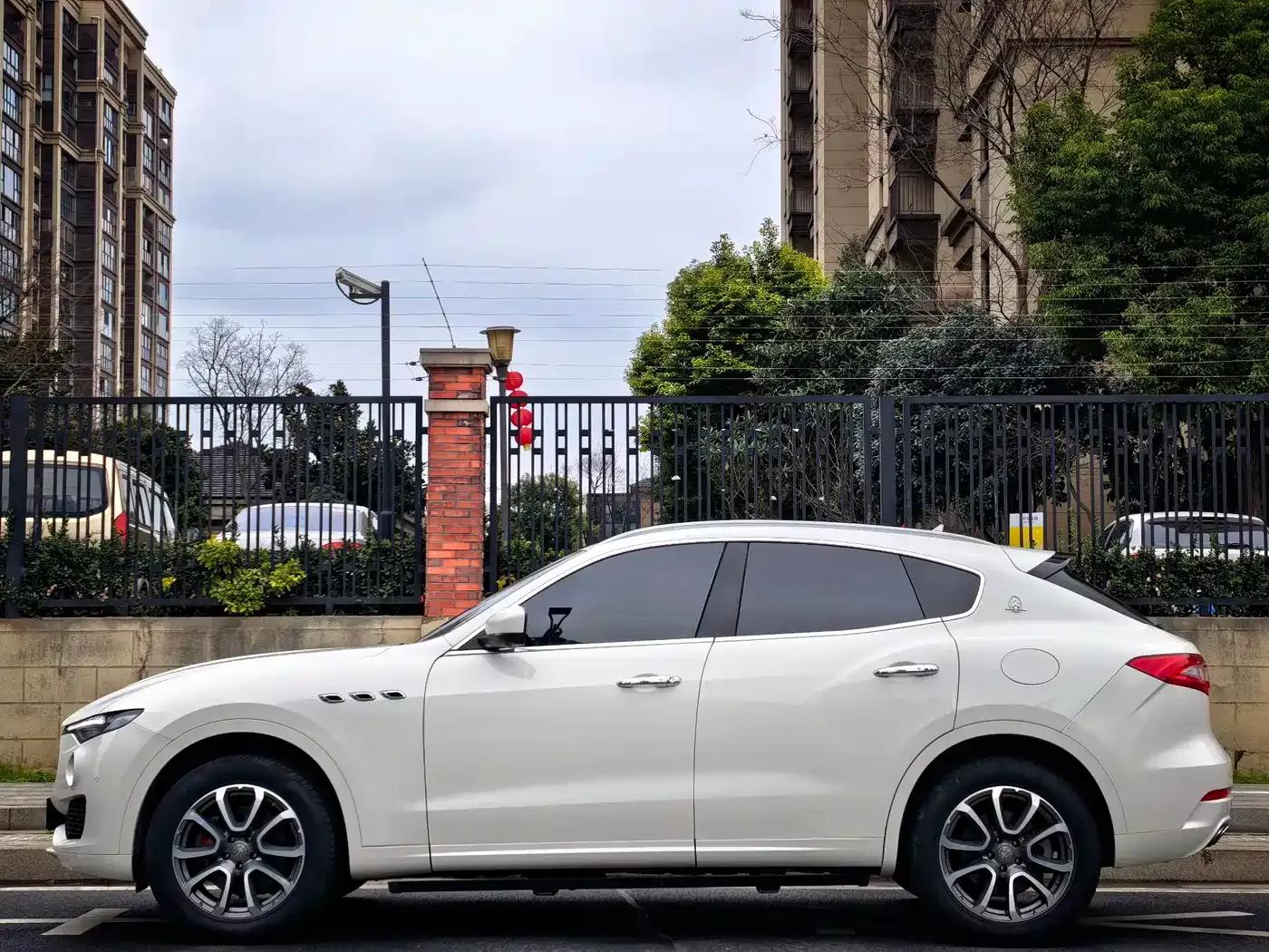 2016 Levante 3.0T Standard Edition — миниатюра 4
