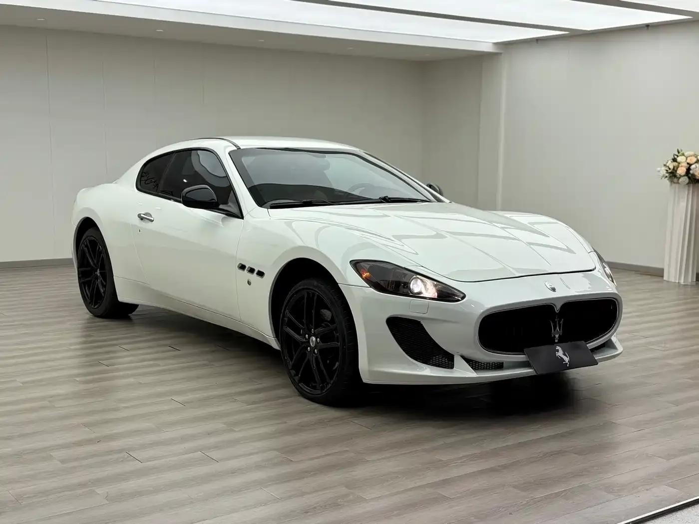 GranTurismo 2013 4.7L Sport Automatic — миниатюра 3