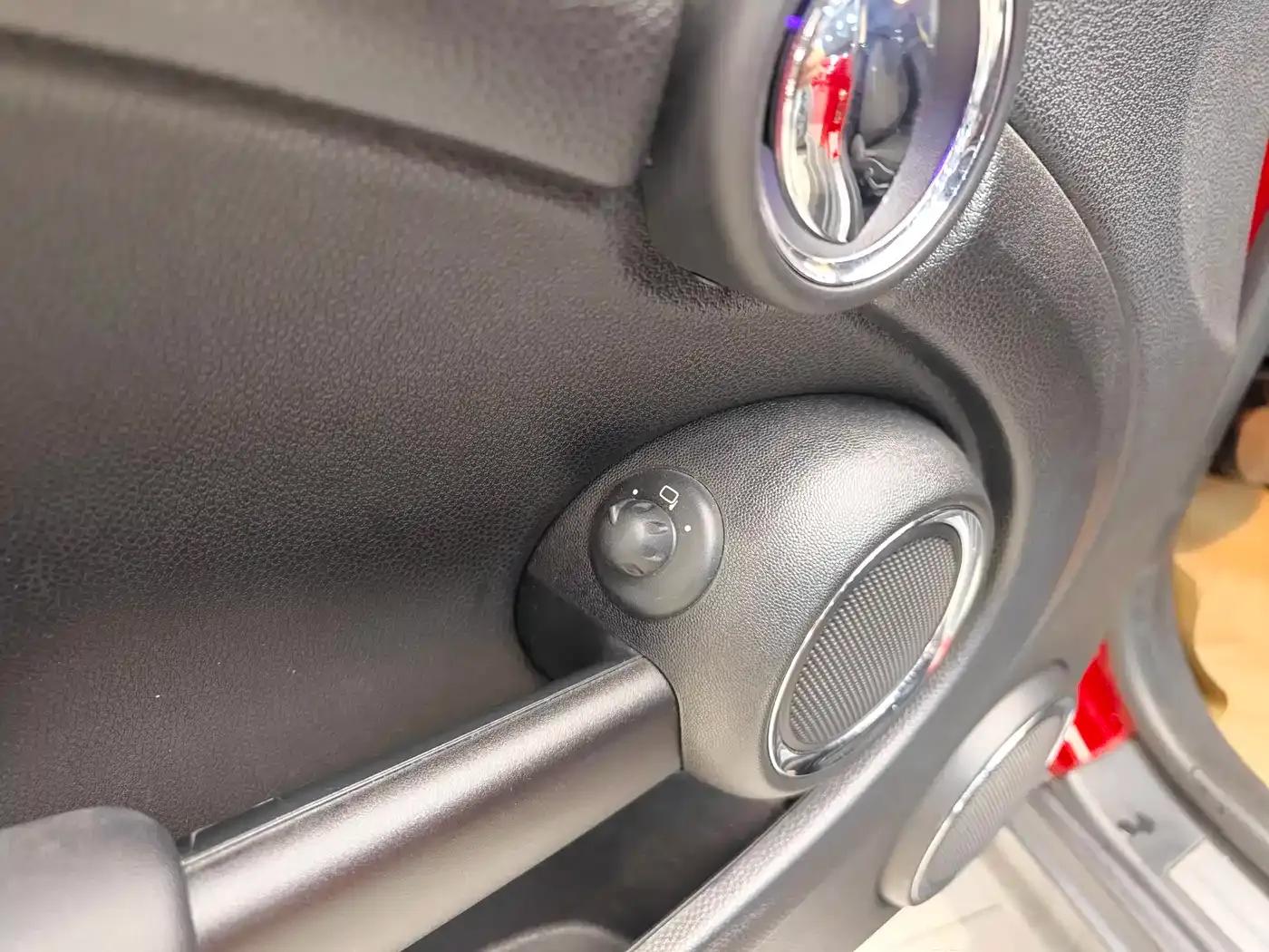 MINI 2013 1.6L ONE Limited Edition - First Model — миниатюра 9