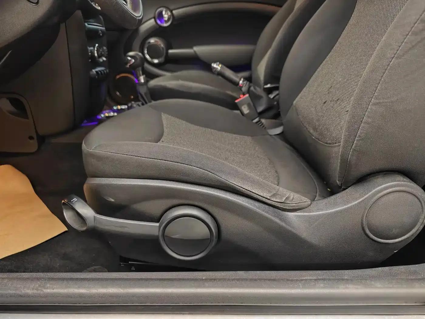 MINI 2013 1.6L ONE Limited Edition - First Model — миниатюра 10