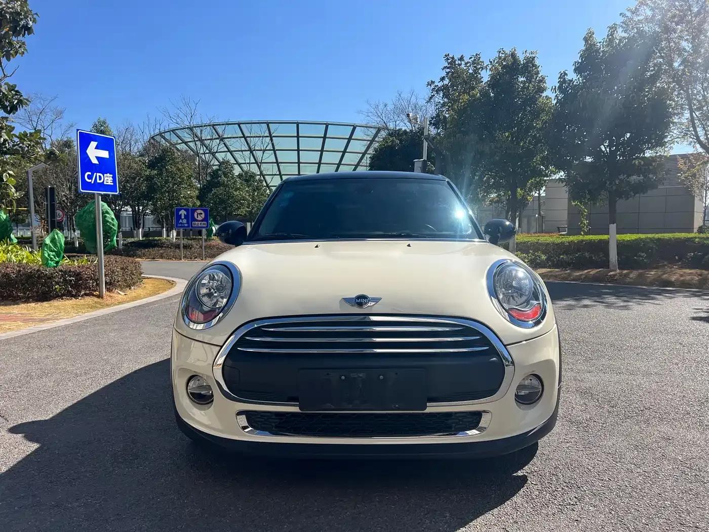 2017 MINI 1.5T COOPER Ice Blue Limited Edition (5-door version) — миниатюра 2