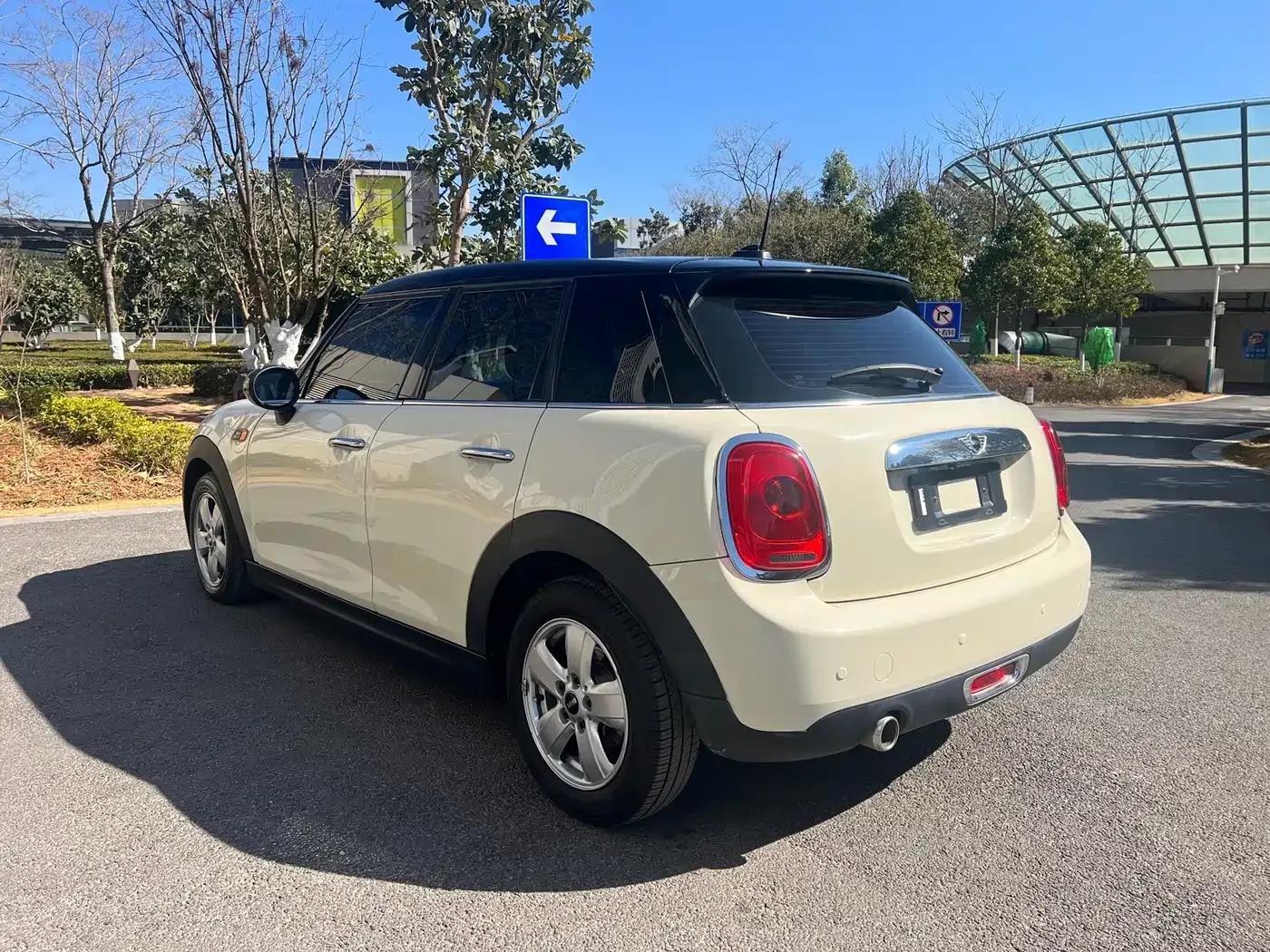 2017 MINI 1.5T COOPER Ice Blue Limited Edition (5-door version) — миниатюра 13