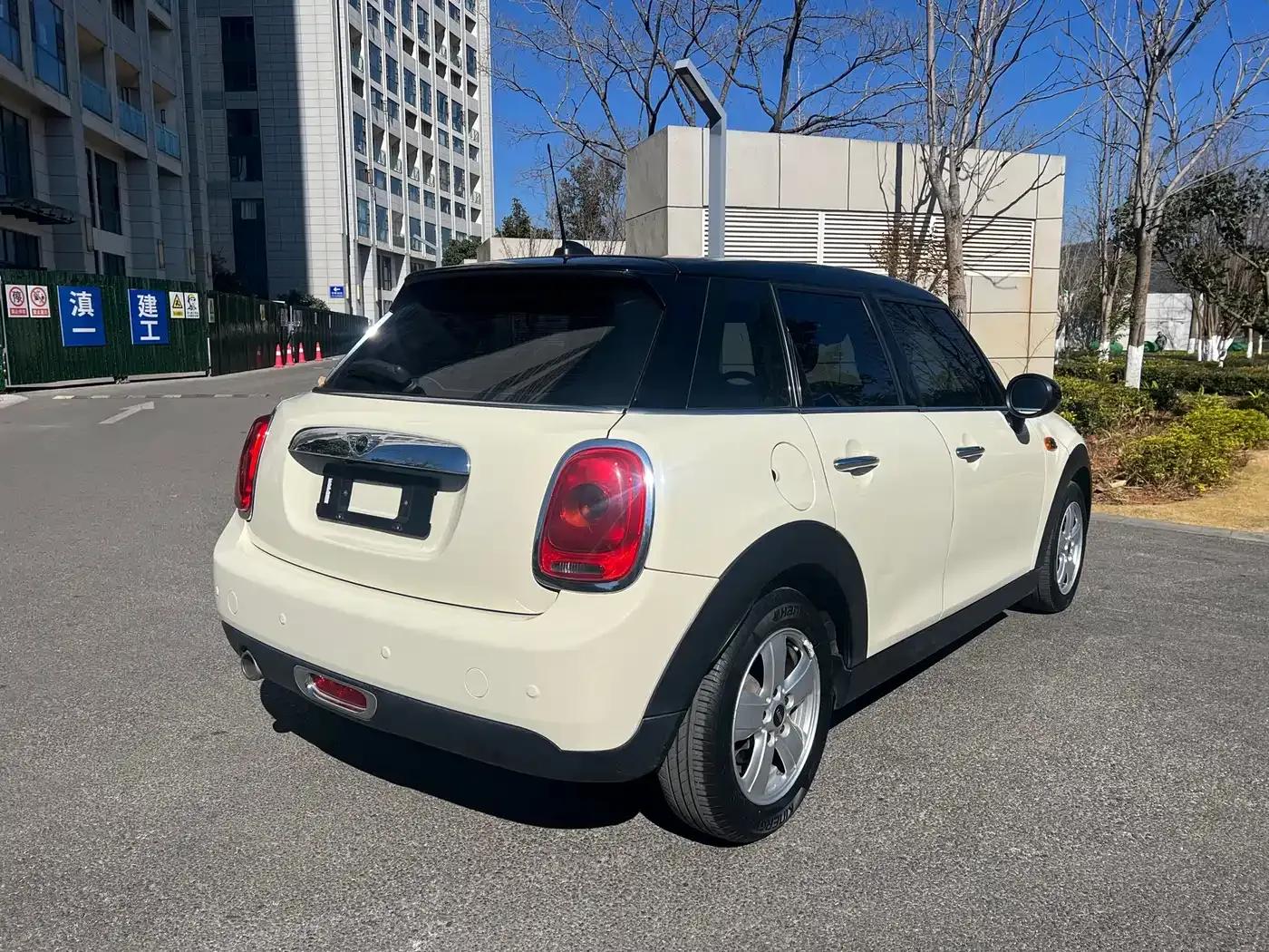 2017 MINI 1.5T COOPER Ice Blue Limited Edition (5-door version) — миниатюра 15
