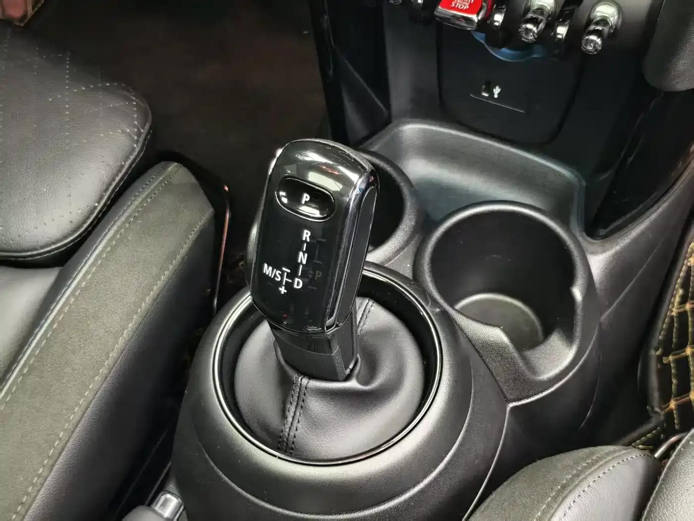 MINI 2022 Facelift 1.5T COOPER Artist — миниатюра 12