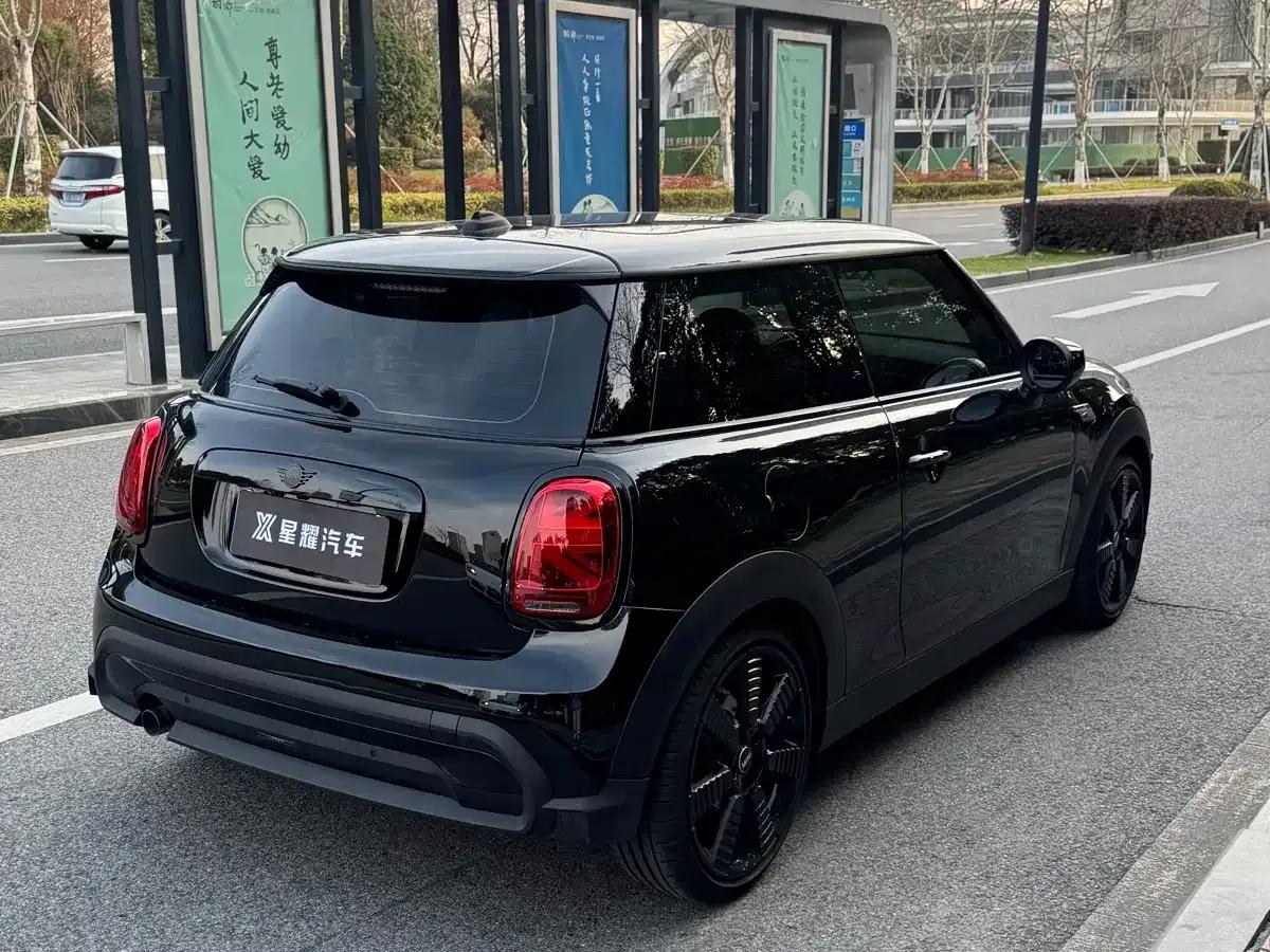MINI 2023 1.5T COOPER Obsession Edition — миниатюра 3