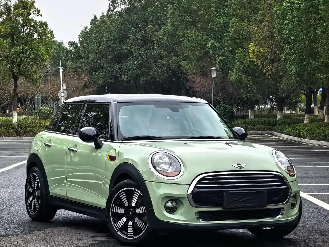 MINI 2018 1.5T COOPER Color Commemorative Edition 5-Door — миниатюра 3