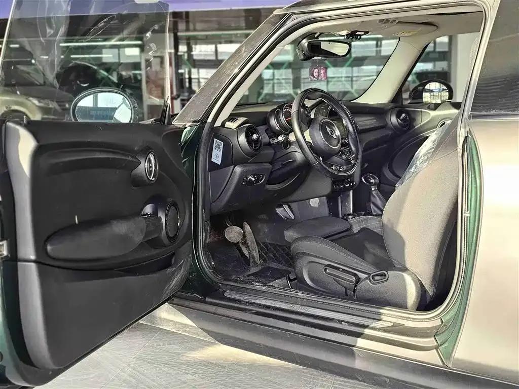 MINI 2018 1.5T COOPER Color Commemorative Edition — миниатюра 8