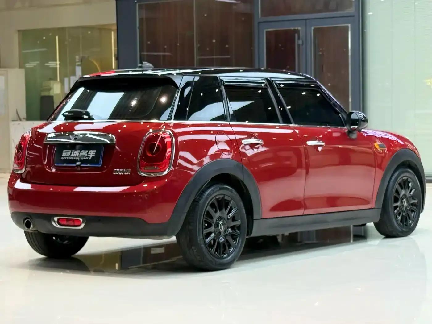 2016 MINI 1.5T COOPER 5-door version — миниатюра 4