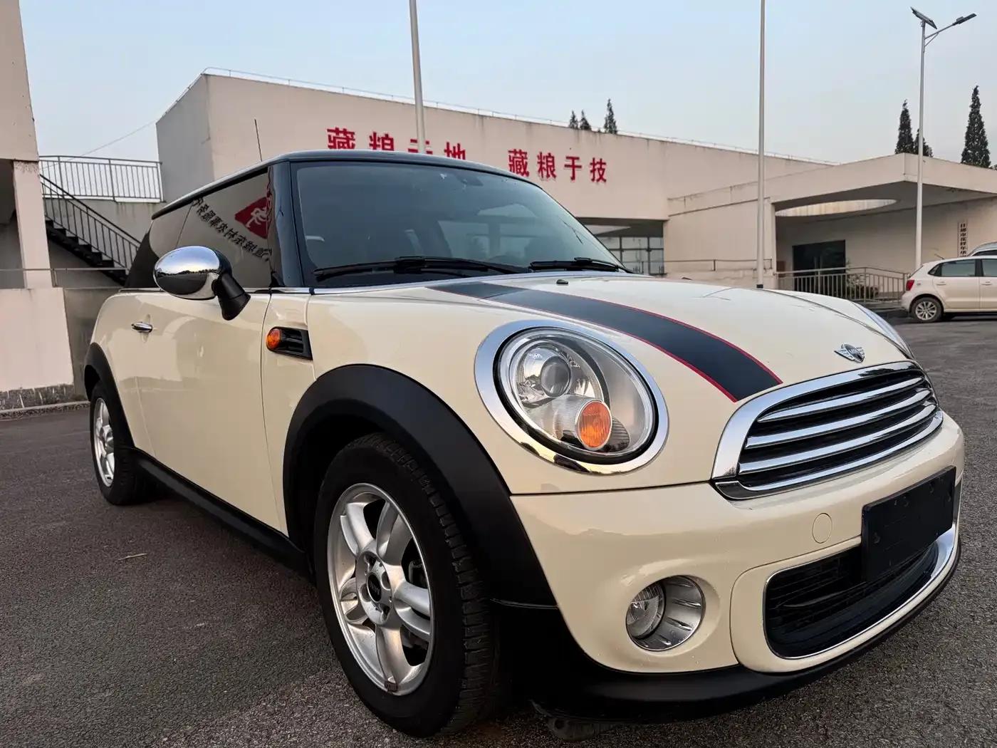 MINI 2012 1.6L ONE Baker Street — миниатюра 3