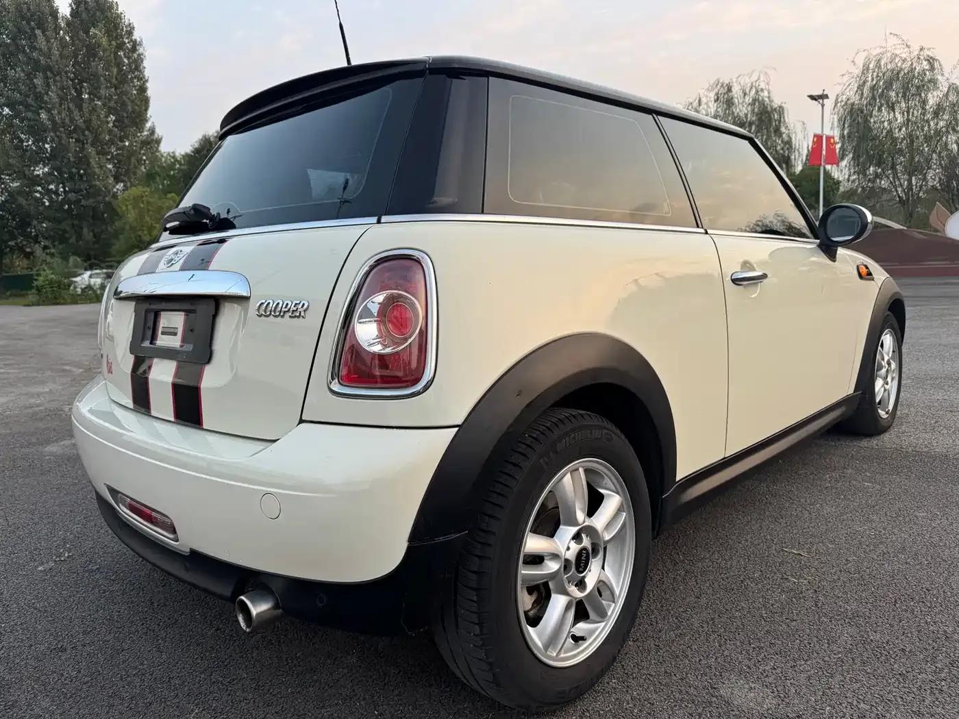 MINI 2012 1.6L ONE Baker Street — миниатюра 7