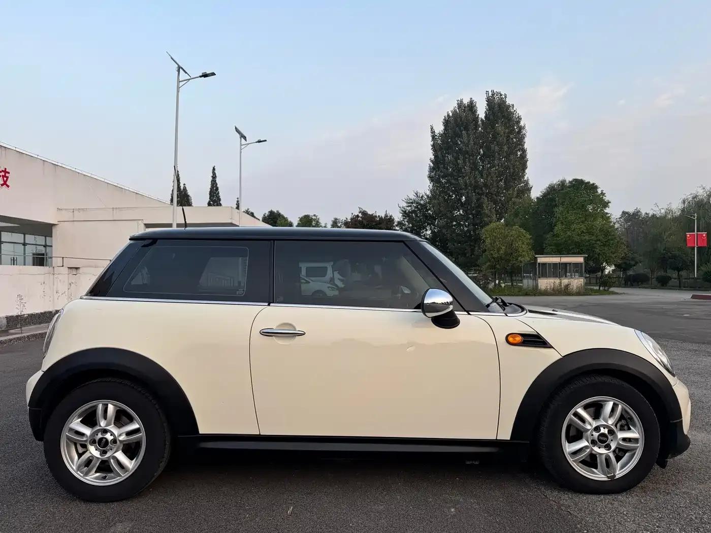 MINI 2012 1.6L ONE Baker Street — миниатюра 8