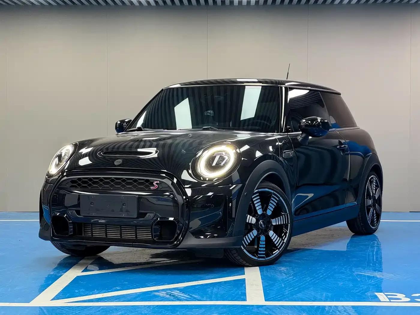 MINI 2023 2.0T COOPER S Artist — миниатюра 1