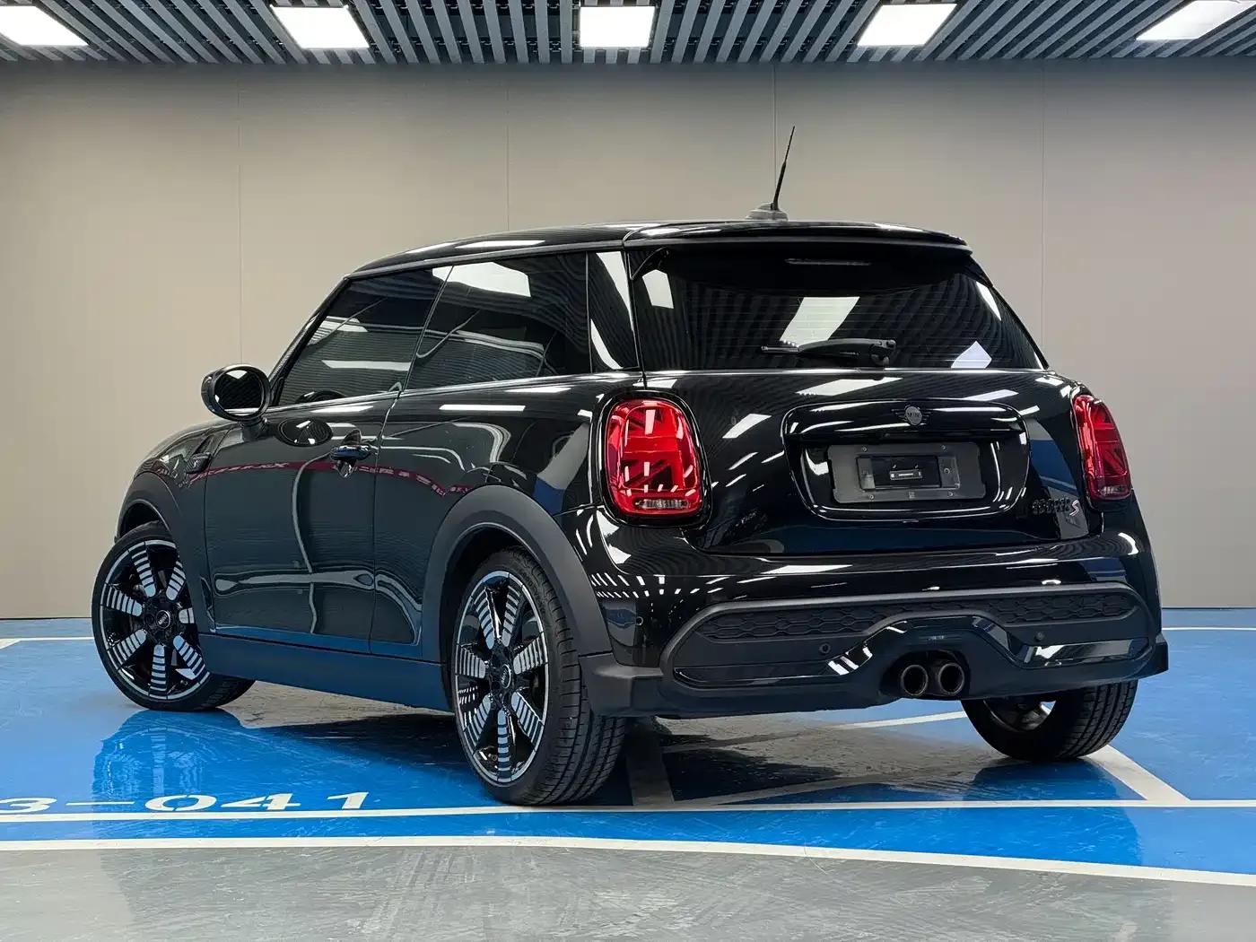 MINI 2023 2.0T COOPER S Artist — миниатюра 5