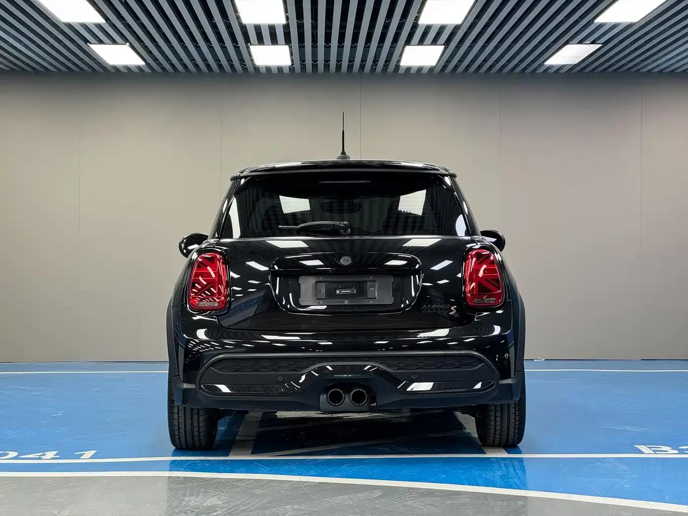 MINI 2023 2.0T COOPER S Artist — миниатюра 6