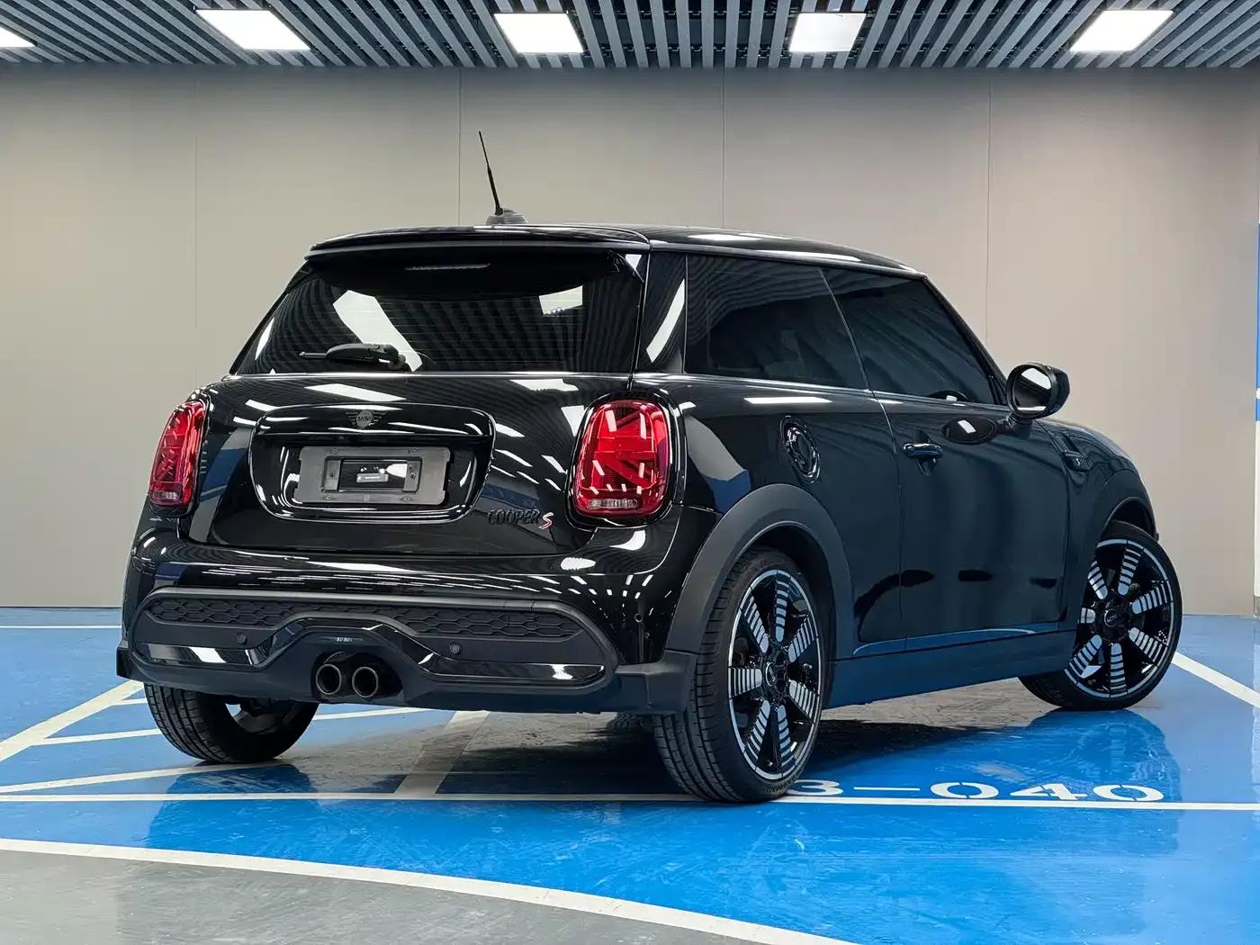 MINI 2023 2.0T COOPER S Artist — миниатюра 7