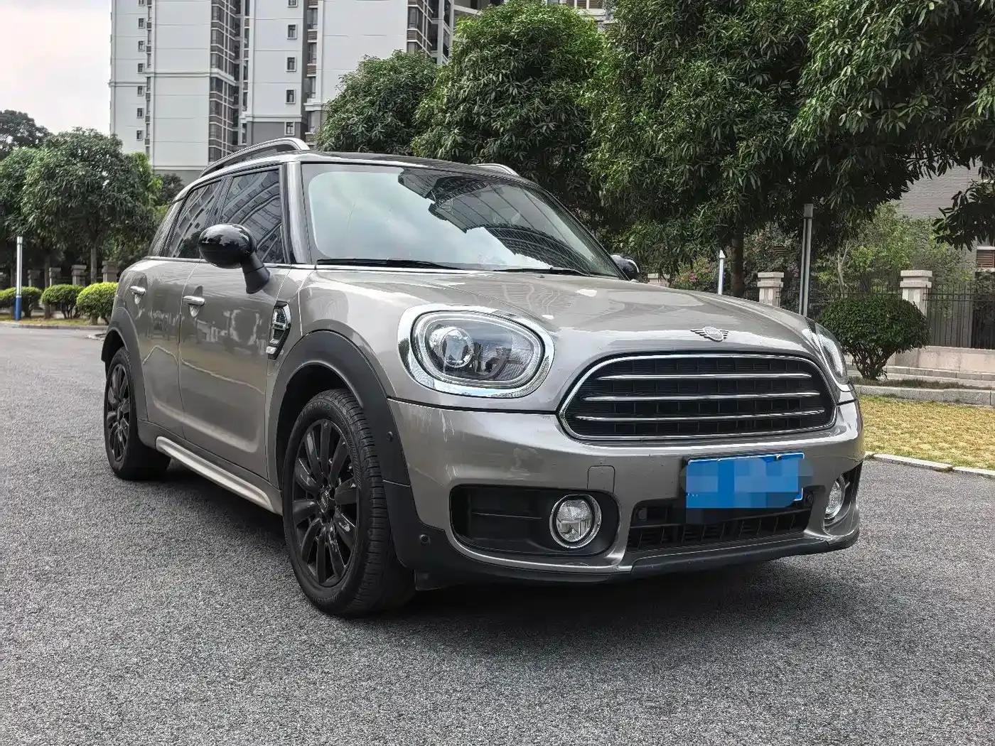 2019 MINI COUNTRYMAN 1.5T COOPER Artist Weekend Travel Edition — миниатюра 2