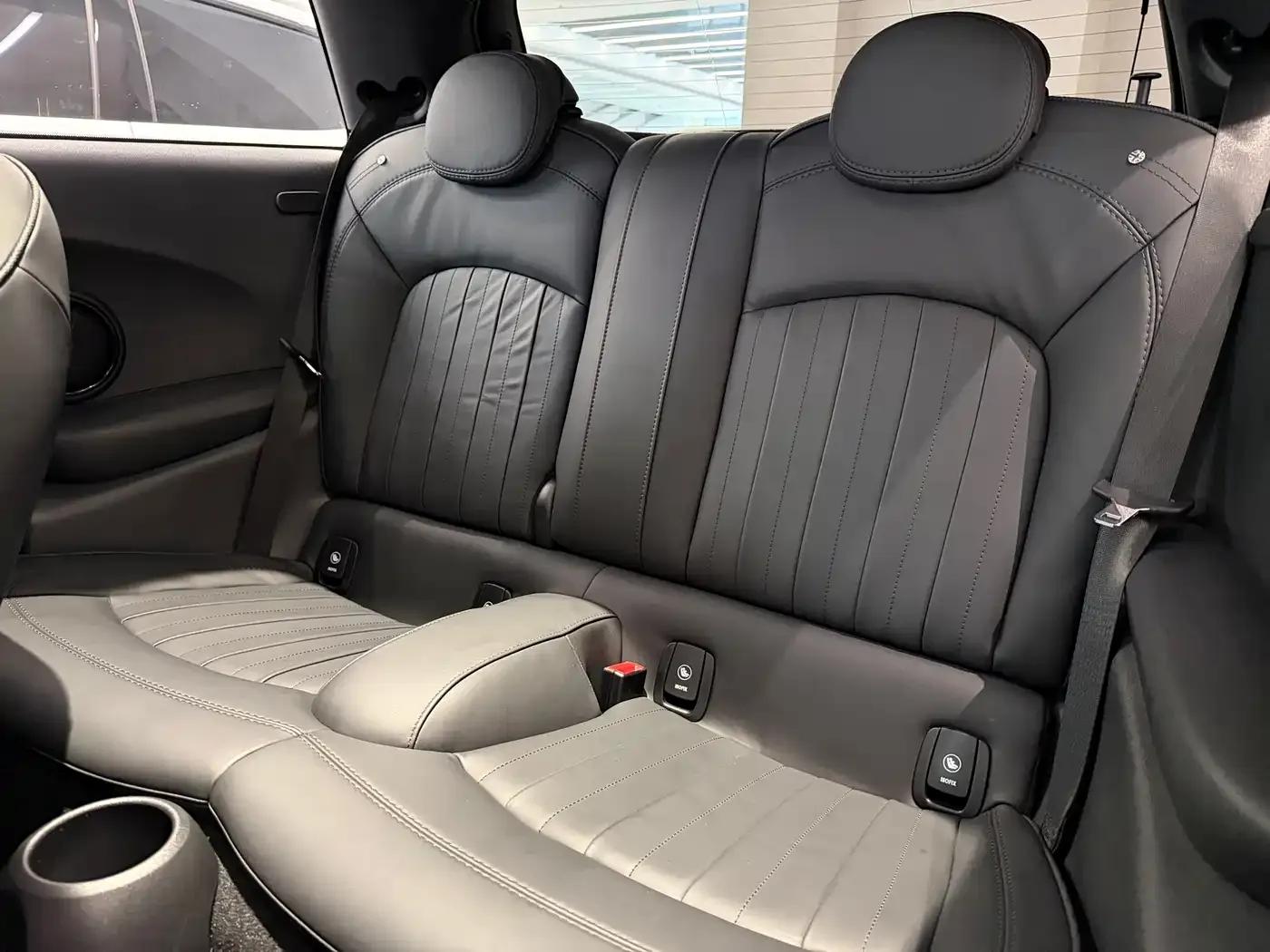 MINI JCW 2023 2.0T JOHN COOPER WORKS ALL-IN — миниатюра 6