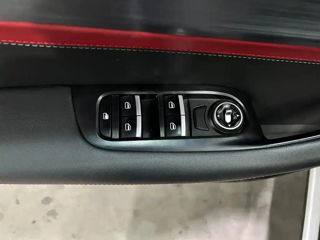 Chery Tiggo 7 2022 Super Edition 1.5T CVT Super Warrior — миниатюра 10