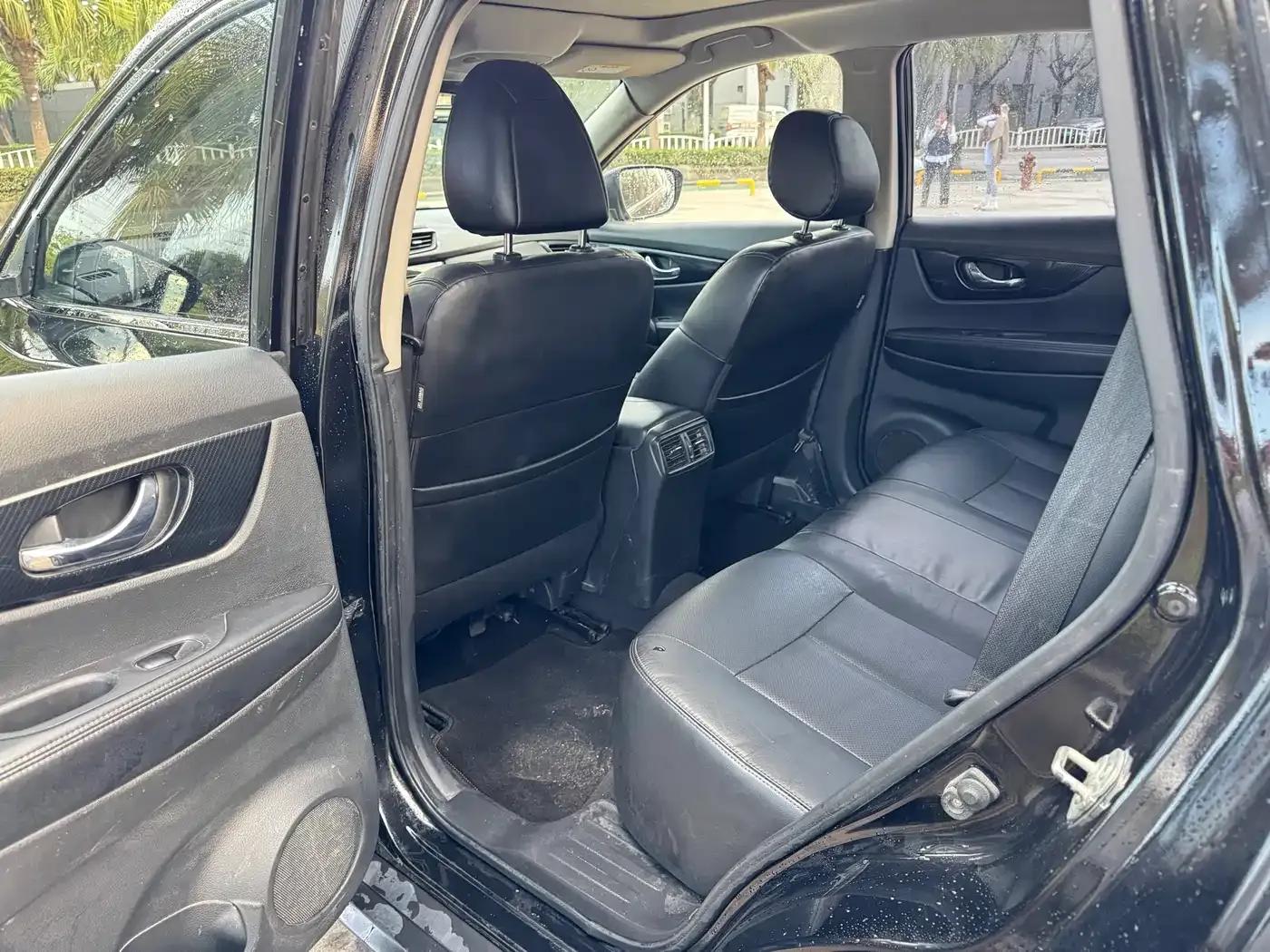 Nissan X-Trail 2017 2.5L CVT Luxury 4WD — миниатюра 6