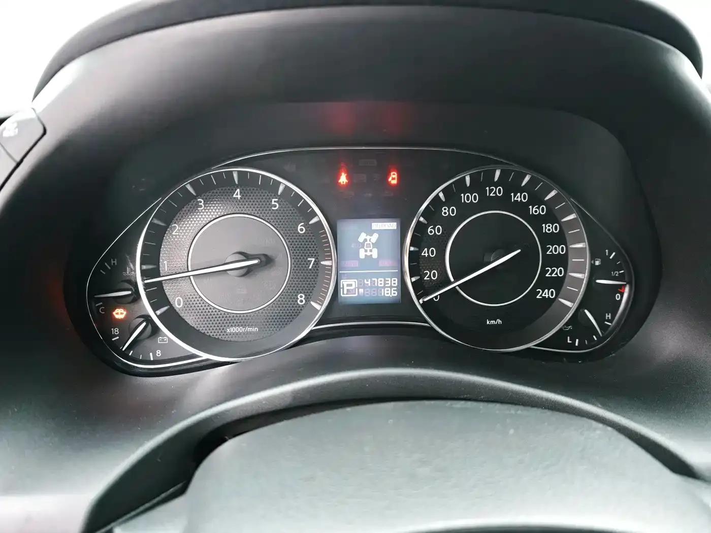 Nissan Patrol 2018 4.0L Leader Edition — миниатюра 7